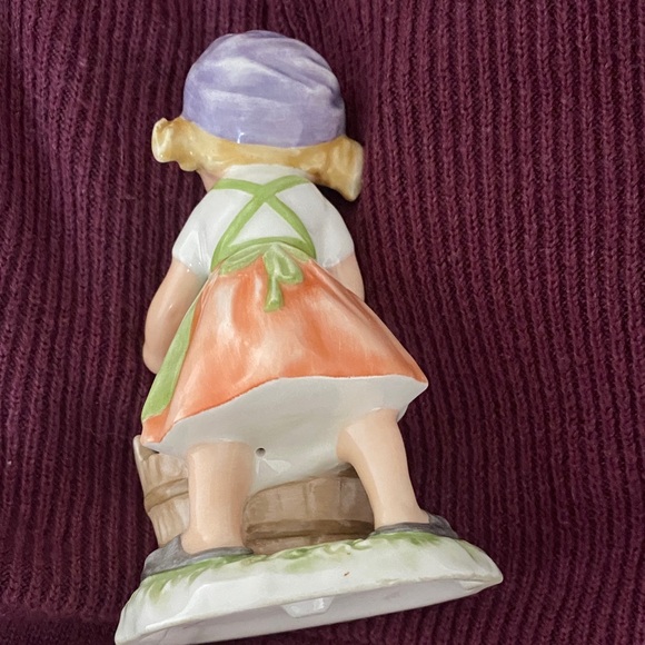Goebel Porcelain Girl with Basket in Green and Purple - Picture 4 of 6